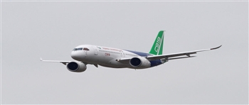 中国国产C919客机 接获首笔国外航空公司订单