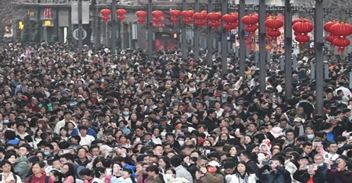 中国春节出游达4.74亿人次 出境游创近4年峰值
