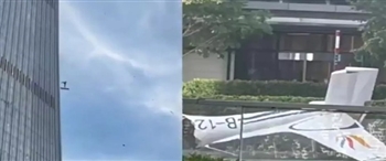 北京“中国尊”疑遭小飞机撞击 事发周边警力部署加强 北京“中国尊”疑遭小飞机撞击 事发周边警力部署加强