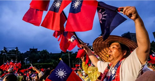 台湾周六迎来史无前例“大罢免”公民投票