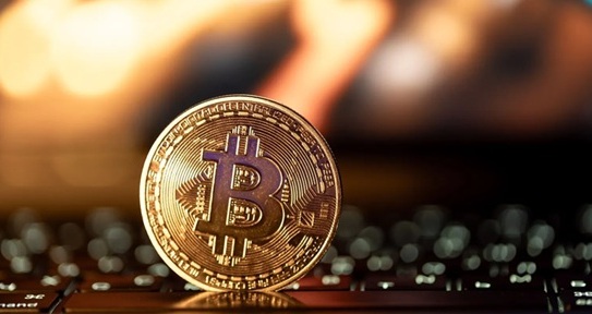 比特币一席跌破10万美元 加密货币市场转向熊市 比特币一席跌破10万美元 加密货币市场转向熊市