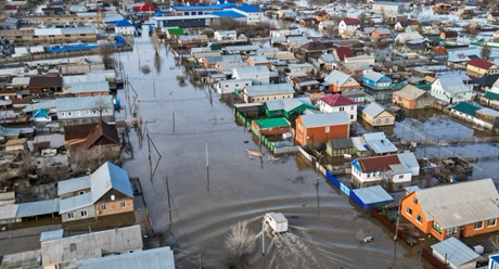 “情况危急”：俄罗斯和哈萨克斯坦的洪水迫使大规模疏散