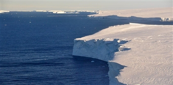 南极「末日冰川」岌岌可危 每年2.1公里速度融化退缩