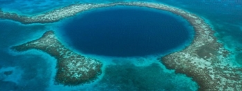 一个巨大的蓝洞刚刚出现在墨西哥附近。新的生命形式可能在里面。