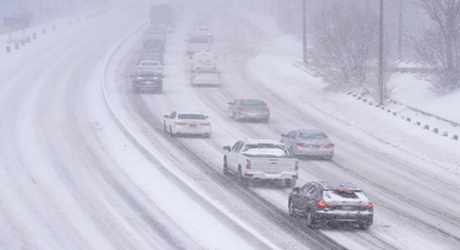 冬季风暴警告，预计降雪8英尺，风速55英里/小时