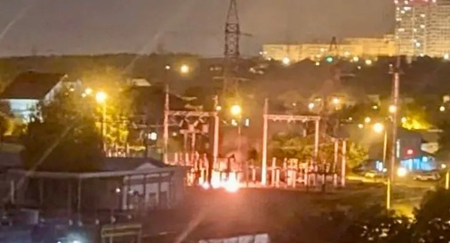 乌克兰在一夜之间击中了五个变电站和从俄罗斯到克里米亚的关键电力桥梁 乌克兰在一夜之间击中了五个变电站和从俄罗斯到克里米亚的关键电力桥梁