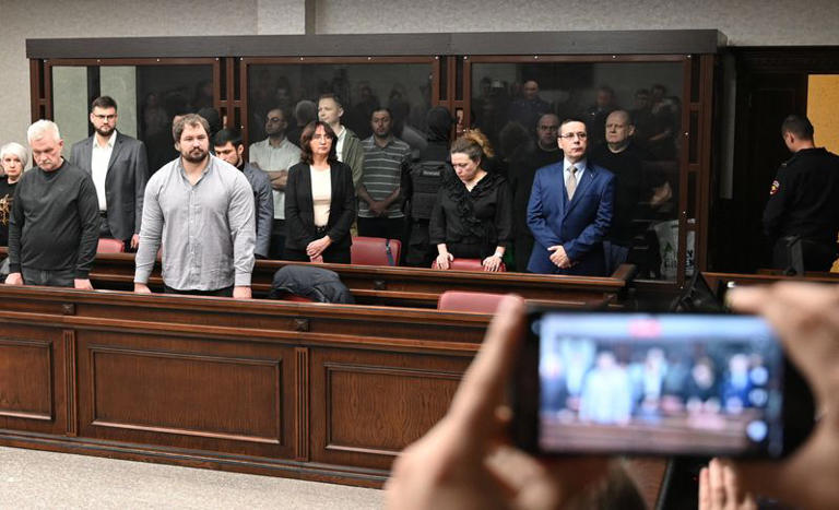 俄罗斯法院因乌克兰卡车炸弹袭击克里米亚大桥，判处八名男子终身监禁