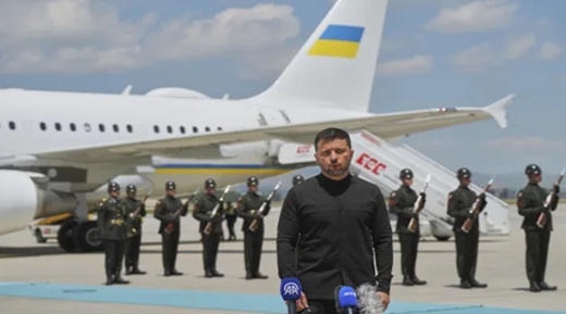 泽连斯基表示,随着外交进程加快,美国已提议与俄罗斯、乌克兰进行直接对话 泽连斯基表示,随着外交进程加快,美国已提议与俄罗斯、乌克兰进行直接对话