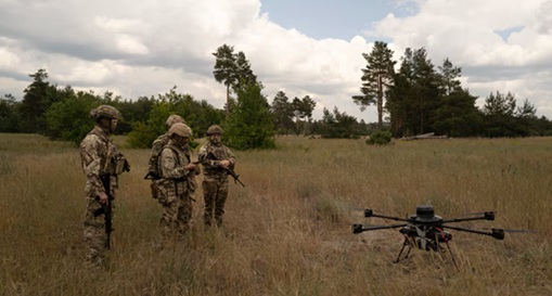 芬兰总统敦促欧洲保持冷静,同时警告乌克兰短期内不会有停火 芬兰总统敦促欧洲保持冷静,同时警告乌克兰短期内不会有停火