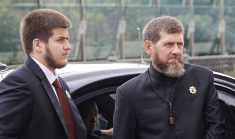 父亲患病，儿子受伤：车祸令车臣未来更加不明朗