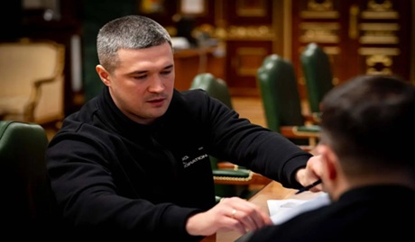 泽连斯基表示，在费多罗夫准备国防部改革期间，俄罗斯在三个月内损失了9万名士兵