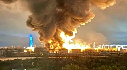乌克兰大规模无人机袭击了圣彼得堡的石油设施、桥梁和数据中心