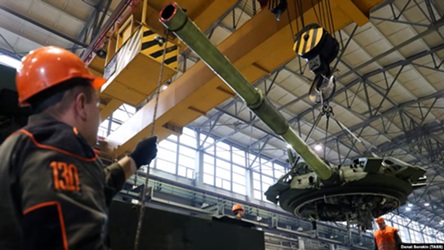 枪炮还是黄瓜:克里姆林宫的战时经济陷入严重困境 枪炮还是黄瓜:克里姆林宫的战时经济陷入严重困境