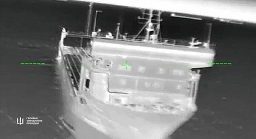 乌克兰军事情报部门称,乌克兰已切断刻赤海峡最后一艘向被占领克里米亚的俄罗斯军队运送物资的渡轮 乌克兰军事情报部门称,乌克兰已切断刻赤海峡最后一艘向被占领克里米亚的俄罗斯军队运送物资的渡轮