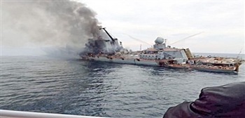 “强烈爆炸”袭击了克里米亚的俄罗斯港口，对普京构成重大威胁