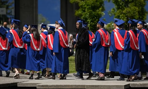 加拿大的毕业生数量创下以往新高——那为什么找工作反而更难？