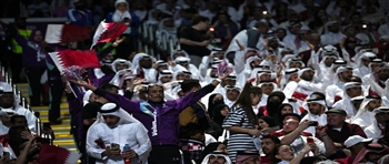 卡塔尔世界杯观众不戴口罩 中国人越对比越愤懑