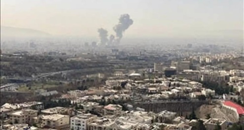 德黑兰市区交通堵塞,居民争相回家避难 首批伤亡报告公布:伊朗 德黑兰市区交通堵塞,居民争相回家避难 首批伤亡报告公布:伊朗