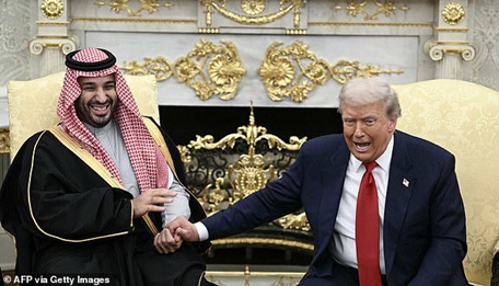 沙特敦促特朗普在伊朗部署美军,抓住“历史性机遇” 沙特敦促特朗普在伊朗部署美军,抓住“历史性机遇”