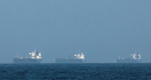 FT:霍尔木兹海峡船舶保险费用上涨了12倍 FT:霍尔木兹海峡船舶保险费用上涨了12倍