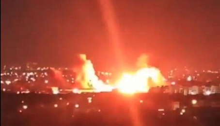 特朗普在美国最后期限前对伊朗发动空袭，特朗普在霍尔木兹海峡发出威胁