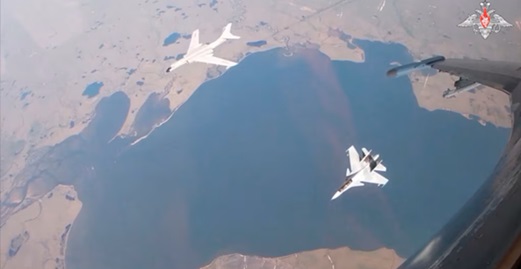 北美防空司令部战机升空 在阿拉斯加外海拦截中俄轰炸机