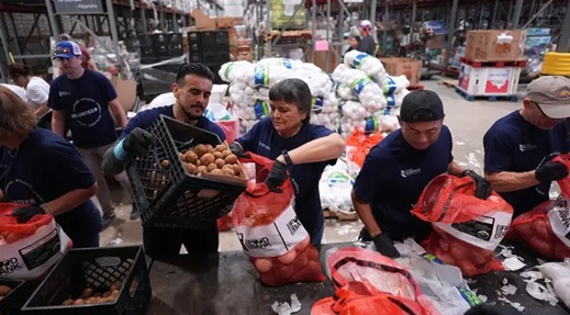 最高法院暂允川普政府免发全额粮食券 数百万家庭希望又落空