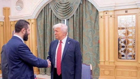 特朗普会晤叙利亚总统沙拉 美宣布延长对叙制裁豁免180天