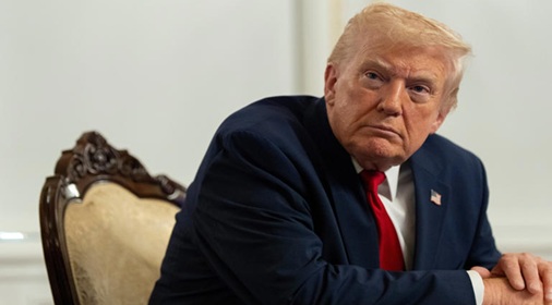 华盛顿特区国民警卫队枪击事件后,特朗普加大移民打压力度 华盛顿特区国民警卫队枪击事件后,特朗普加大移民打压力度