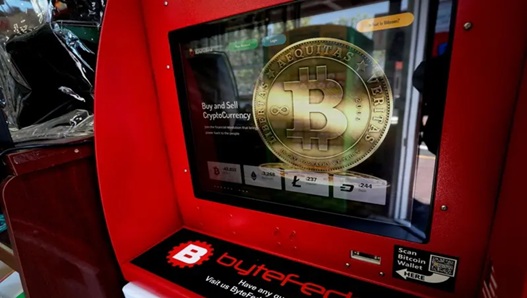 诈骗猖獗... 损失金额高达2.4亿美元 美加密币ATM走入 诈骗猖獗... 损失金额高达2.4亿美元 美加密币ATM走入